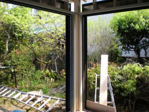 増築部分からの庭の眺め
