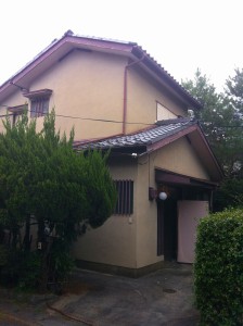 Before:建物前面(玄関)